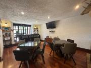 Bonita casa en condominio con jardín