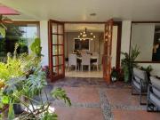 Bonita casa con jardín en el mejor fraccionamiento de...