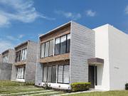 Bonita Casa en Fraccionamiento Alika con 2 habitaciones