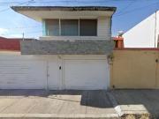 Bonita casa en recuperación bancaria en San José de...