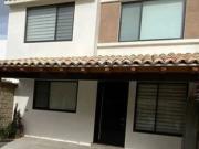 BONITA CASA EN RENTA 2 NIVELES AMPLIO JARDIN