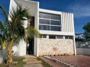 | Bonita casa, en renta. |