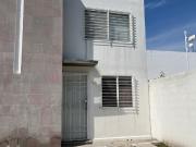Bonita casa en RENTA en Fracc. Viñedos, Querétaro, Qro