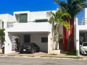 | Bonita casa en renta en fraccionamiento Altabrisa |