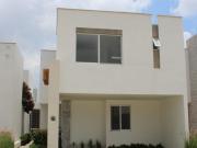 Bonita casa en venta a la salida a Calvillo,...