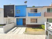 BONITA CASA EN SANTUARIOS DEL CERRITO EN CORREGIDORA