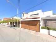 bonita casa en una excelente ubicación cerca de escuelas...