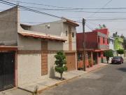 BONITA CASA EN UNA EXELENTE UBICACION CERCA DE ESCUELAS...