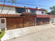 bonita casa en una exelente ubicacion cerca de escuelas...