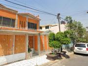 BONITA CASA EN UNA EXELENTE UBICACION CERCA DE ESCUELAS...