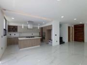 BONITA CASA EN VENTA DENTRO DE COTO EN SOLARES, ZAPOPAN