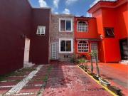 Bonita casa en venta dentro de coto por Isla Raza,...