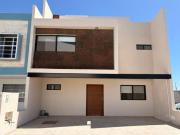 Bonita Casa en Venta en Esquina en San Isidro Juriquilla