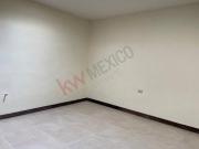 BONITA CASA EN VENTA EN FRACC. LAS PRADERAS CON TRES...
