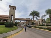 BONITA CASA EN VENTA EN FRACCIONAMIENTO VILLA...