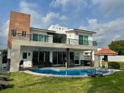 CASA EN VENTA EN LOMAS DE COCOYOC