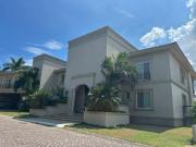 Bonita Casa en Venta en Residencial Lagunas de Miralta,...