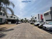 BONITA CASA EN VENTA REAL DEL BOSQUE, COTO DE 40 CASAS
