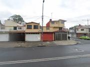 Bonita casa muy bien ubicada
