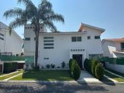 MODERNA CASA EN PERFECTO ESTADO! UBICADA EN NUEVA...