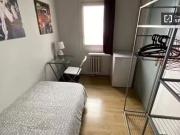 Bonita habitación en alquiler en Barcelona con baño privado