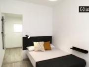 Bonita habitación en alquiler en piso de 5 dormitorios...