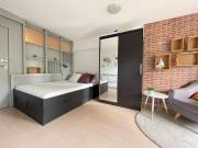 Bonita habitación en un apartamento de 4 dormitorios en...