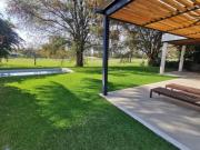 Bonita propiedad con encantador jardín!