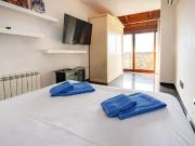 BONITA VILLA EN COMA RUGA