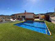 Bonita villa en venta con tres dormitorios, dos baños,...