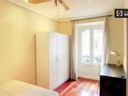Bonito Amplia habitación en un apartamento de 6...