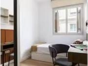 Acogedor Cama en habitación compartida en piso de 8...