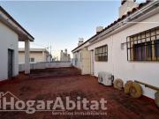 BONITO DÚPLEX ALTO Y AMPLIO CON BALCÓN Y ASCENSOR, CERCA...