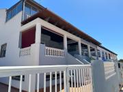 Bonito duplex en esquina soleado y muy cerca del mar y...