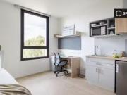 Acogedor Estudio Superior en la Residencia de...