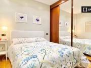 Barato Gran habitación en apartamento de 5 dormitorios...