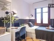 ¡Renta! Habitación en piso de 15 habitaciones, Camp...