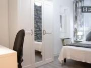 Único Habitación en piso de 4 habitaciones en Alcalá de... Único Habitación en piso de 4 habitaciones en Alcalá de...