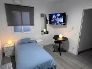 ¡En alquiler! Habitación en Via Favència, Les Roquetes