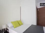 Nuevo Habitación soleada en apartamento de 7 dormitorios...