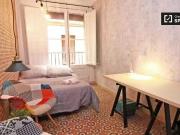 Encantador Habitaciones en apartamento de 5 dormitorios...