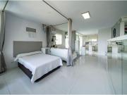 Bonito piso convertido a loft, completamente actualizado...