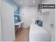 Bonito Se alquila habitación en apartamento de 5...