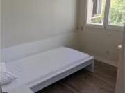 Único Se alquila habitación en piso de 15 habitaciones...