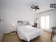 ¡En alquiler! Se alquila habitación en piso de 4...