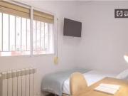 Bonito Se alquila habitación en piso de 5 habitaciones...