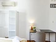 ¡Recién llegado! Se alquila habitación en piso de 6...