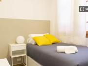 Bonito Se alquila habitación en piso de 7 habitaciones...