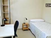 Acogedor Se alquila habitación en piso de 8 dormitorios...