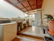 BAJO DE PRECIO BONITO TRIPLEX UBICADO CERCA AL POLO SURCO